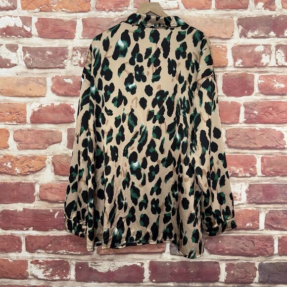 Boohoo Tunic Top Women's Size 22 Multicolor Leopard Animal Print Satin Button Up - Picture 4 of 10